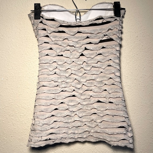 Sweetheart stripped textured strapless top - Picture 4 of 6